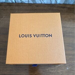 Louis Vuitton Signature Box